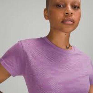 New Lululemon train to be short sleeve wisteria purple size 8